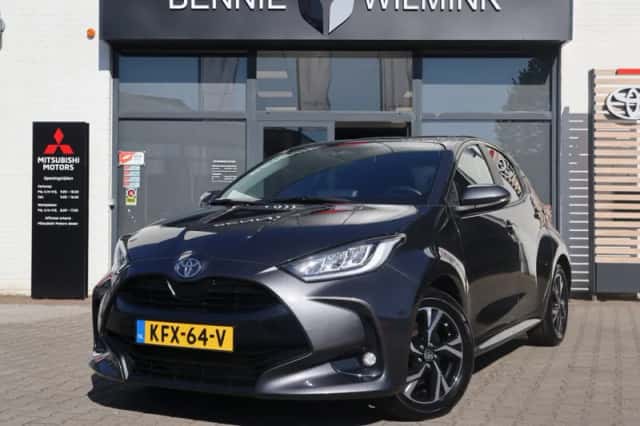 Toyota Yaris (2024) thumbnail 1
