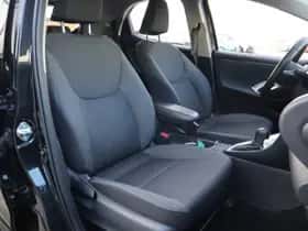 Toyota Yaris (2021) thumbnail 16