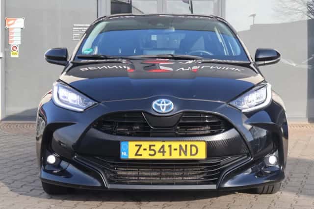 Toyota Yaris (2021) thumbnail 4