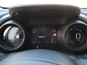 Toyota Yaris (2021) thumbnail 7