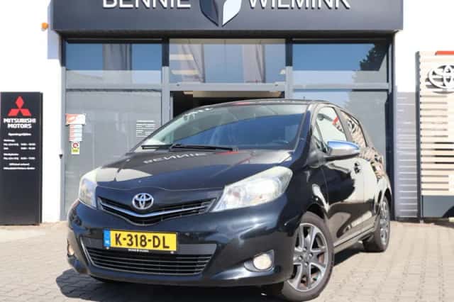 Toyota Yaris (2013) thumbnail 1
