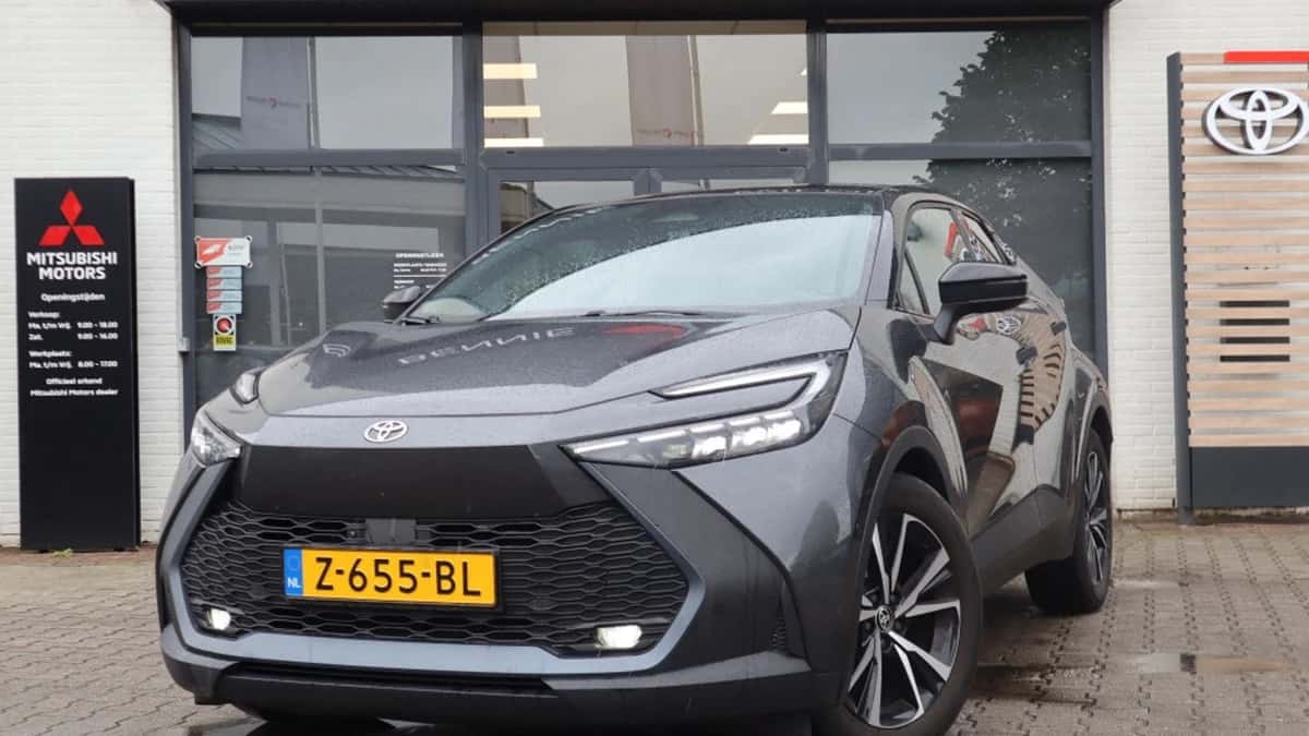 Toyota C-HR (2024) — foto 1