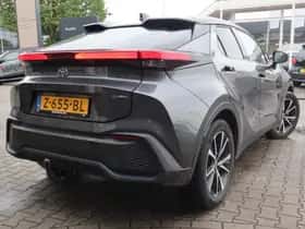 Toyota C-HR (2024) thumbnail 2