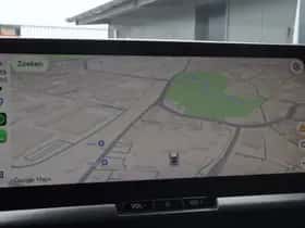 Toyota C-HR (2024) thumbnail 9