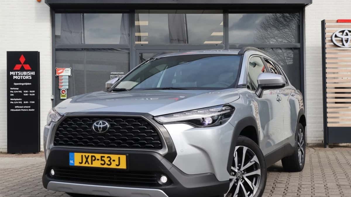 Toyota Corolla (2024) — foto 1