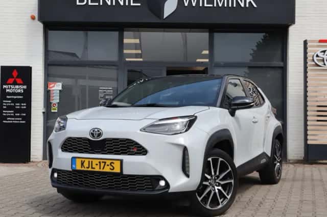 Toyota Yaris Cross (2024) thumbnail 1