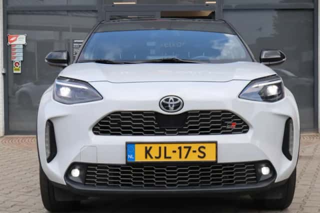 Toyota Yaris Cross (2024) thumbnail 4