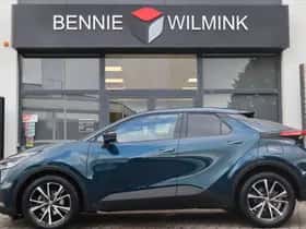 Toyota C-HR (2025) thumbnail 3