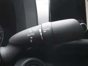 Toyota C-HR (2025) thumbnail 25