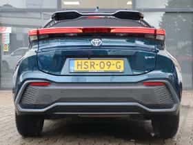 Toyota C-HR (2025) thumbnail 5