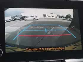 Toyota C-HR (2025) thumbnail 9