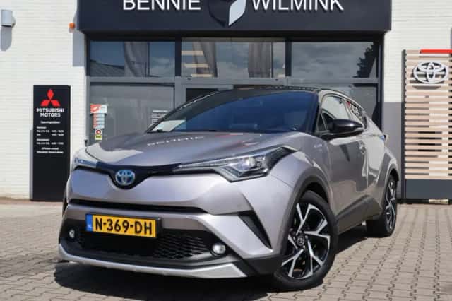 Toyota C-HR (2018) thumbnail 1