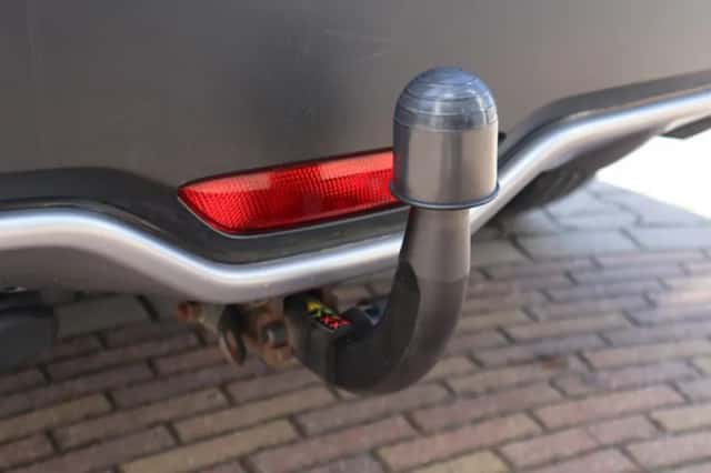Toyota C-HR (2018) thumbnail 6