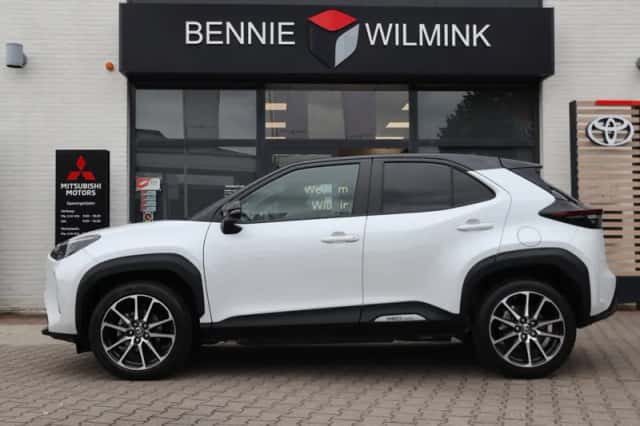 Toyota Yaris Cross (2023) thumbnail 2