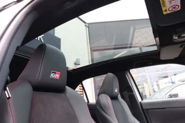 Toyota Yaris Cross (2023) thumbnail 5
