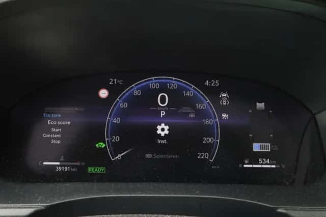 Toyota Yaris (2024) thumbnail 5