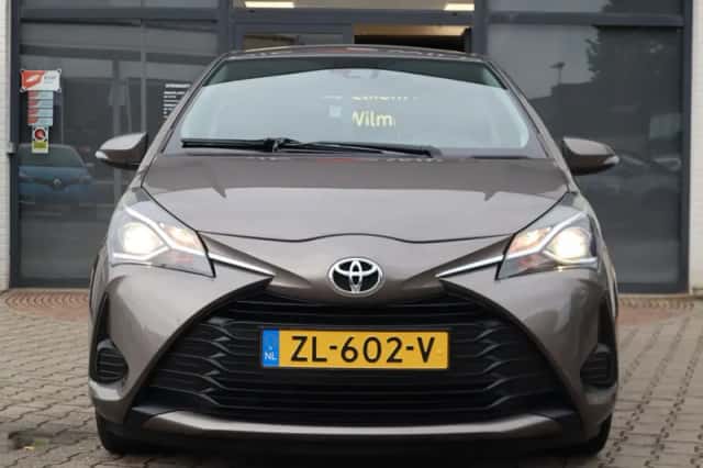 Toyota Yaris (2019) thumbnail 4