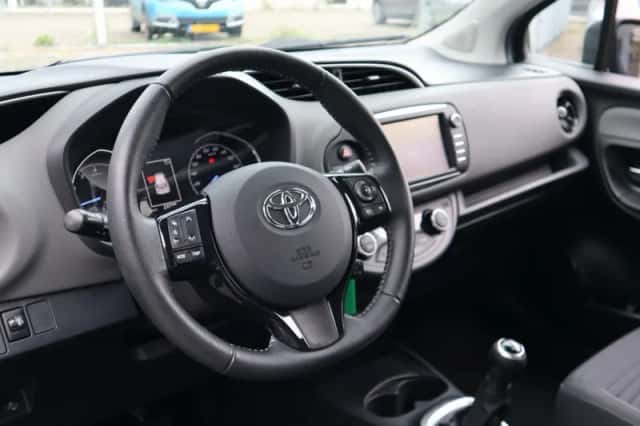 Toyota Yaris (2019) thumbnail 6