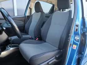 Toyota Yaris (2016) thumbnail 12