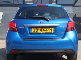 Toyota Yaris (2016) thumbnail 5