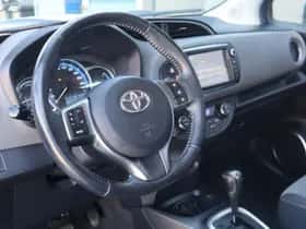 Toyota Yaris (2016) thumbnail 6