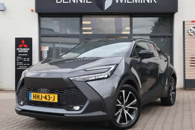 Toyota C-HR (2024) thumbnail 1