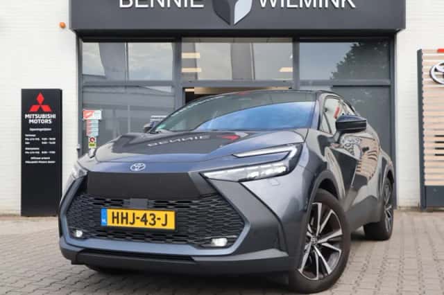 Toyota C-HR (2024) thumbnail 1
