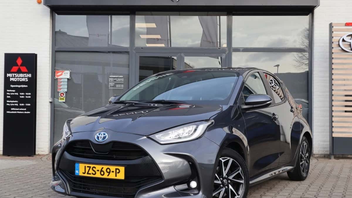 Toyota Yaris (2023) — foto 1