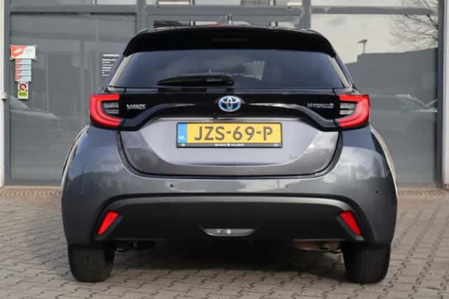 Toyota Yaris (2023) thumbnail 5