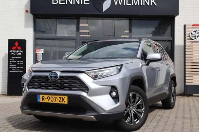 Toyota RAV4 (2022) thumbnail 1
