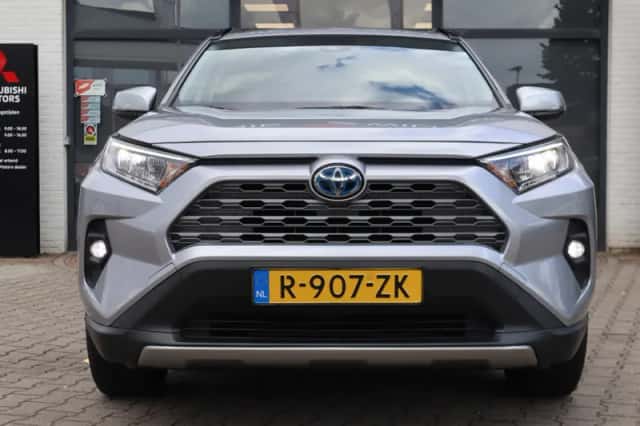 Toyota RAV4 (2022) thumbnail 4