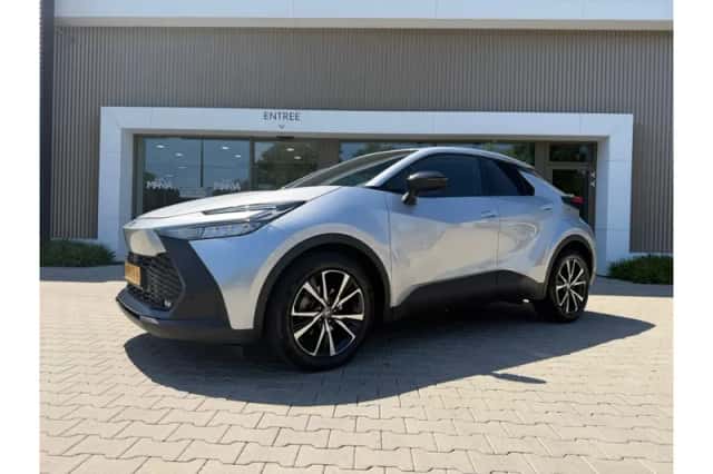 Toyota C-HR (2025) thumbnail 1