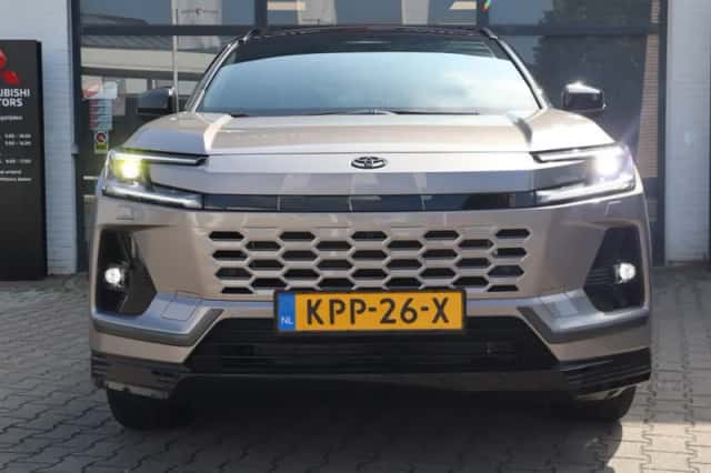 Toyota RAV4 (2026) thumbnail 4