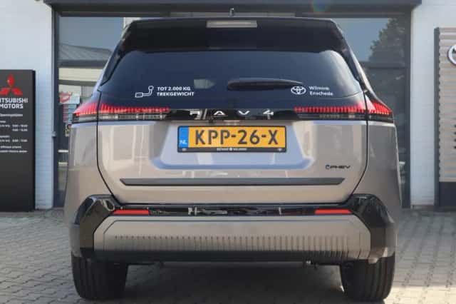 Toyota RAV4 (2026) thumbnail 5