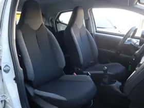 Toyota Aygo (2018) thumbnail 12