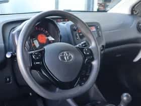 Toyota Aygo (2018) thumbnail 6