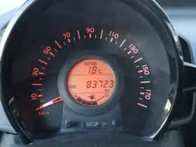 Toyota Aygo (2018) thumbnail 7