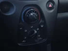 Toyota Aygo (2018) thumbnail 9