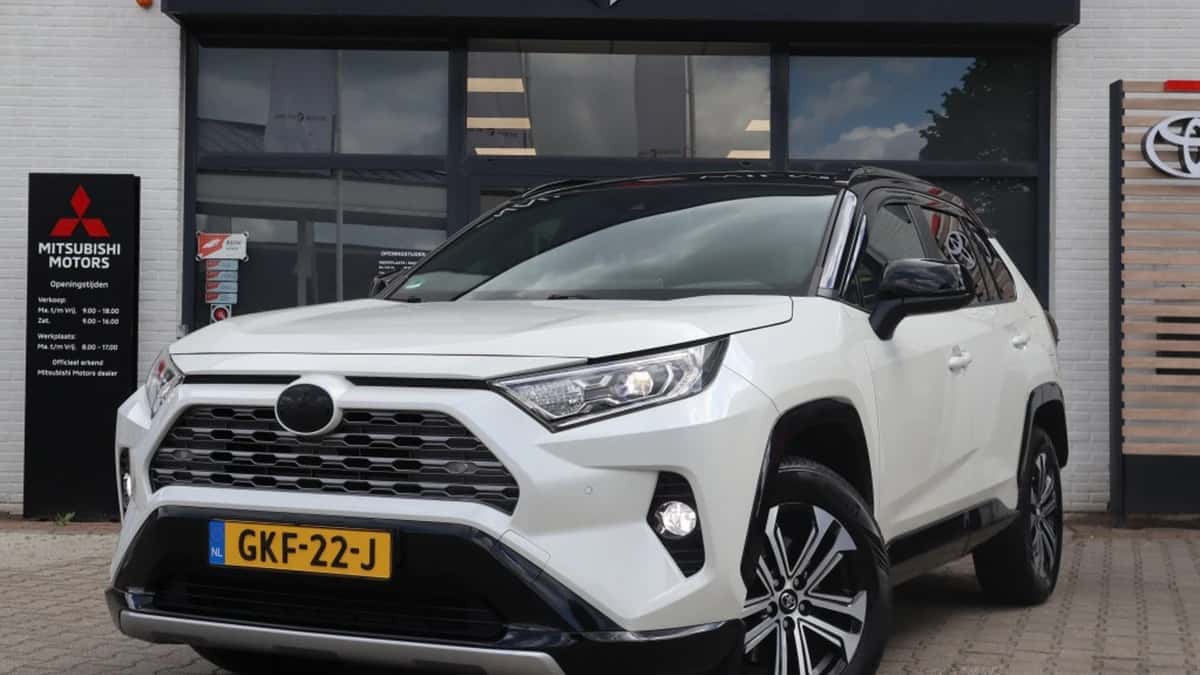 Toyota RAV4 (2019) — foto 1