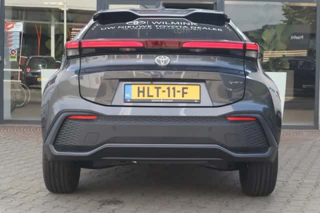 Toyota C-HR (2025) thumbnail 5