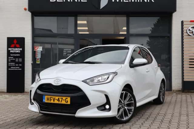 Toyota Yaris (2024) thumbnail 1