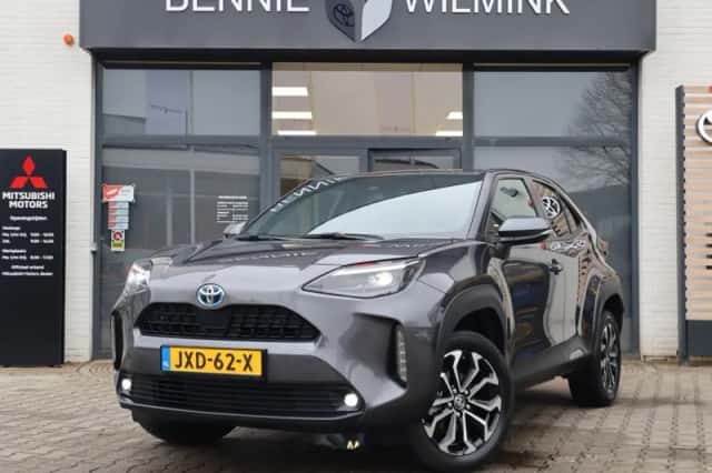 Toyota Yaris Cross (2024) thumbnail 1