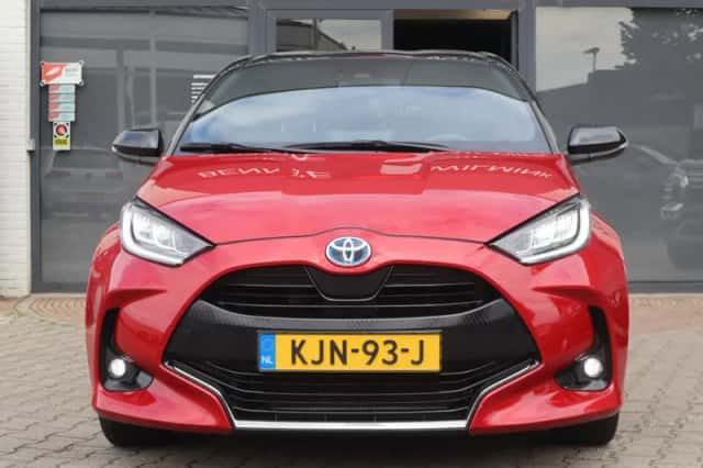 Toyota Yaris (2022) thumbnail 4