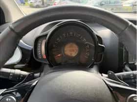 Toyota Aygo (2015) thumbnail 13