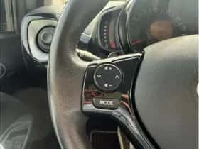 Toyota Aygo (2015) thumbnail 14