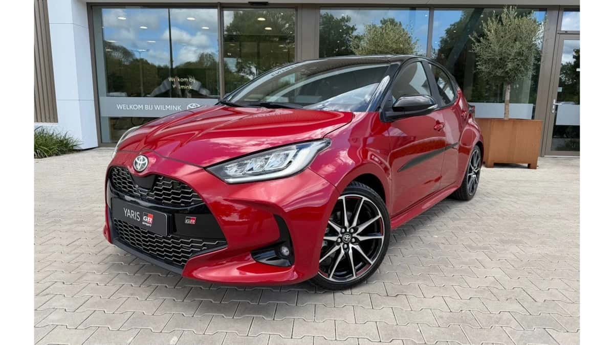 Toyota Yaris (2024) — foto 1