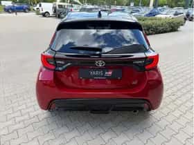 Toyota Yaris (2024) thumbnail 3