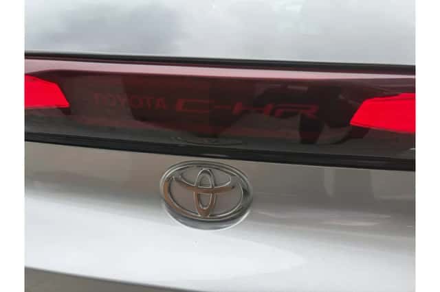 Toyota C-HR (2025) thumbnail 5