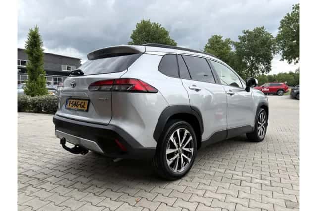 Toyota Corolla (2023) thumbnail 3