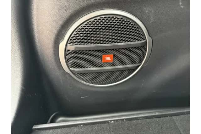 Toyota Corolla (2023) thumbnail 6